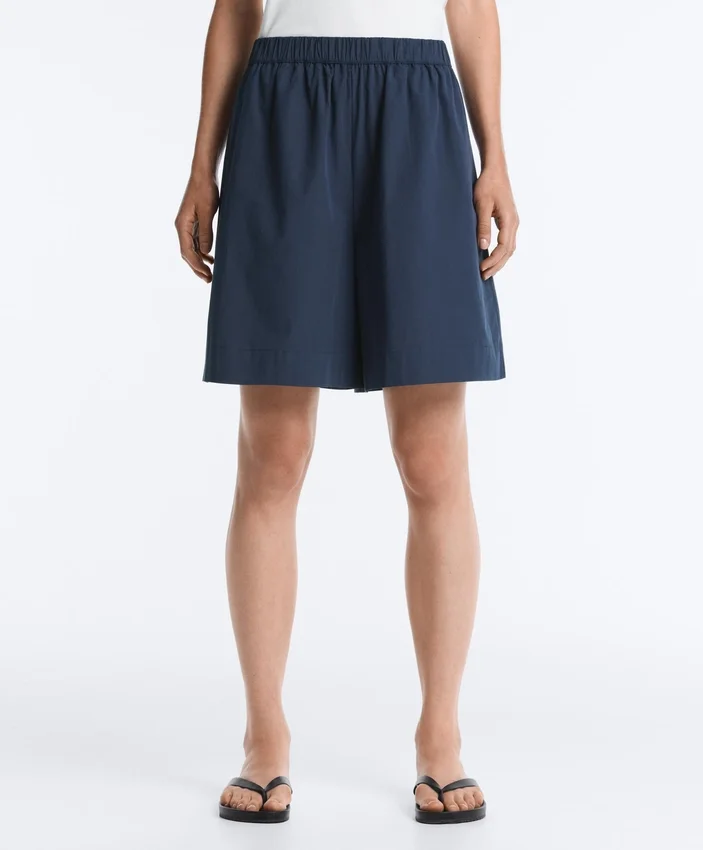 100% Cotton Bermuda Shorts 100% Cotton Bermuda Shorts