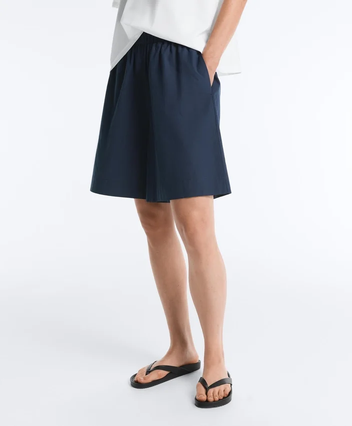 100% Cotton Bermuda Shorts 100% Cotton Bermuda Shorts