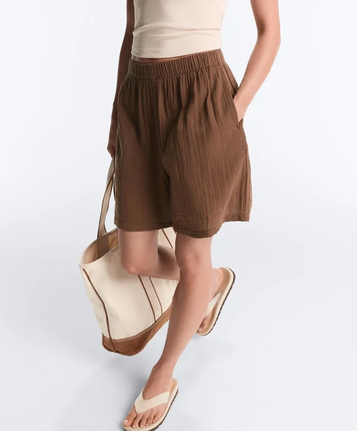 100% Cotton Bermuda Shorts 100% Cotton Bermuda Shorts
