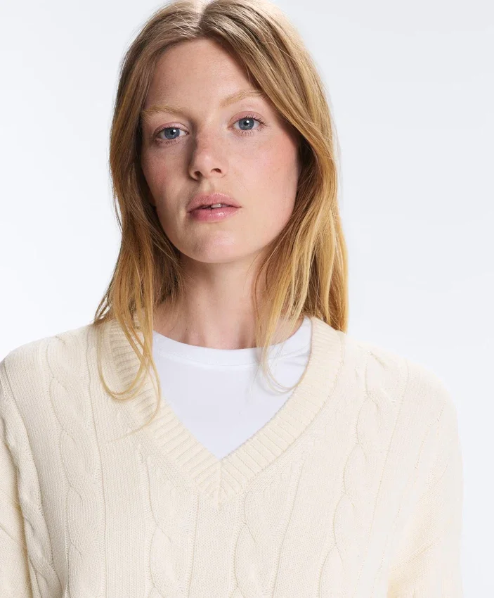 100% Cotton Cable Knit V-Neck Jumper 100% Cotton Cable Knit V-Neck Jumper