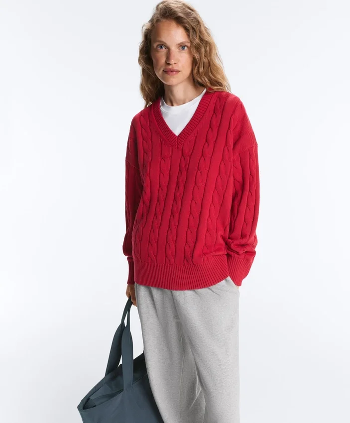 100% Cotton Cable Knit V-Neck Jumper 100% Cotton Cable Knit V-Neck Jumper