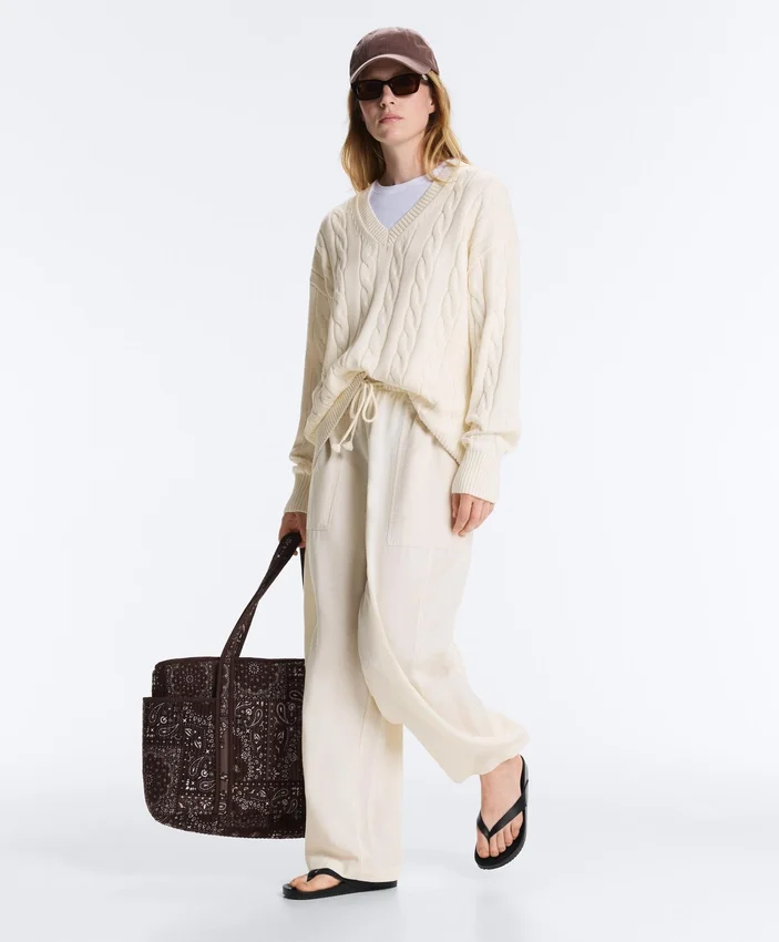 100% Cotton Cable Knit V-Neck Jumper 100% Cotton Cable Knit V-Neck Jumper