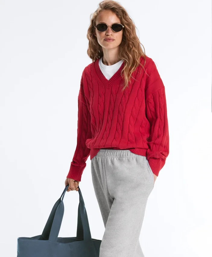 100% Cotton Cable Knit V-Neck Jumper 100% Cotton Cable Knit V-Neck Jumper