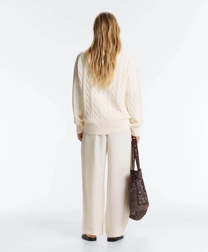 100% Cotton Cable Knit V-Neck Jumper 100% Cotton Cable Knit V-Neck Jumper