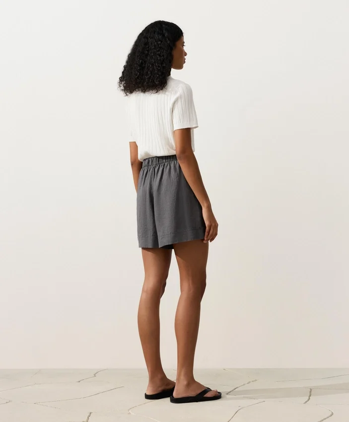 100% Linen Bermuda Shorts 100% Linen Bermuda Shorts