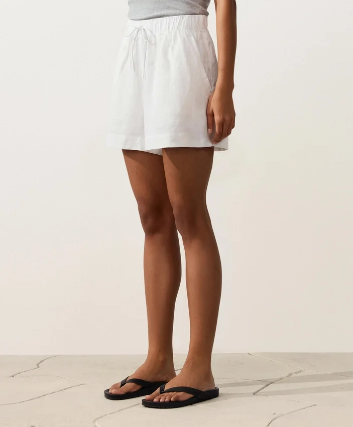 100% Linen Mid-Rise Shorts 100% Linen Mid-Rise Shorts