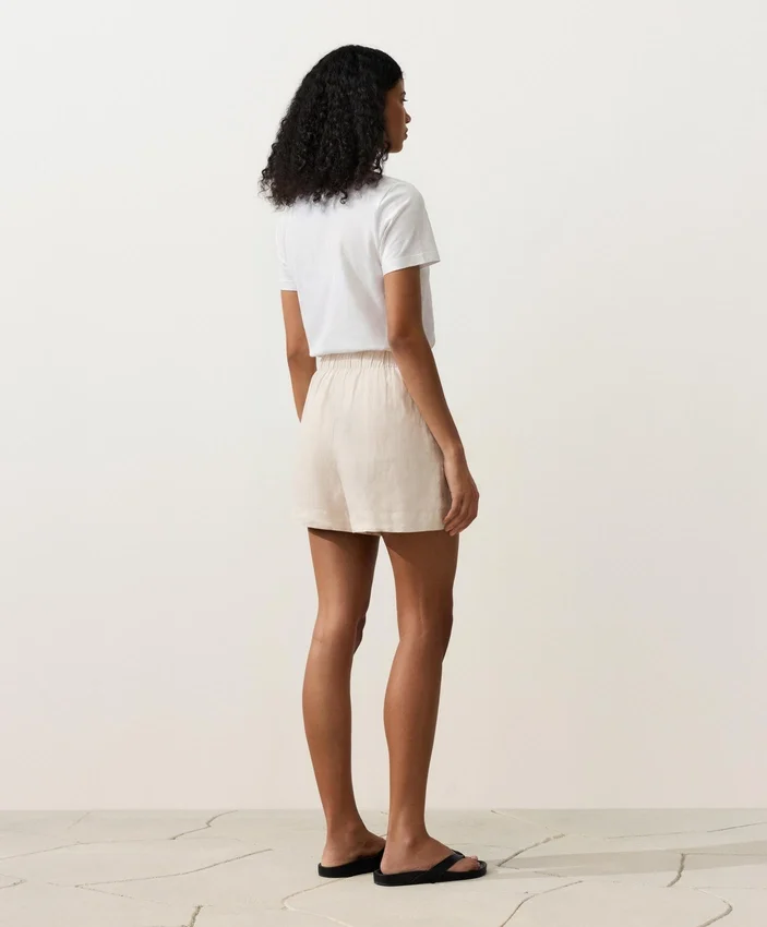 100% Linen Mid-Rise Shorts 100% Linen Mid-Rise Shorts