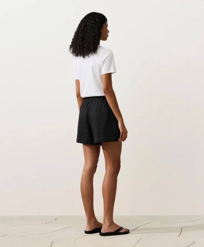 100% Linen Mid-Rise Shorts 100% Linen Mid-Rise Shorts
