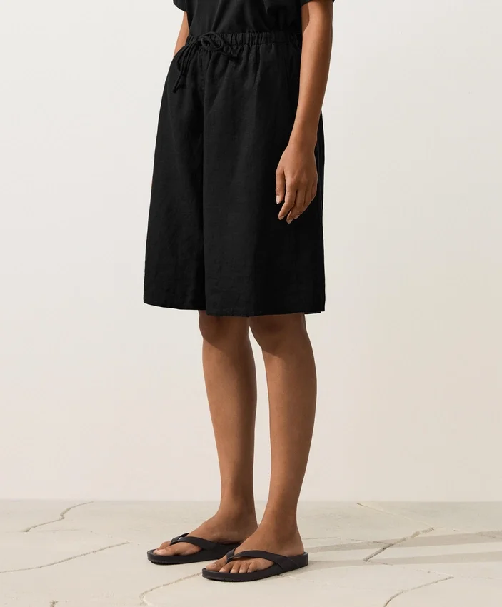 100% Linen Midi Bermuda Shorts 100% Linen Midi Bermuda Shorts
