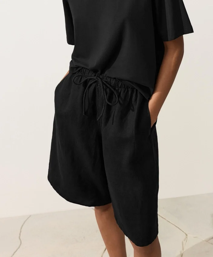 100% Linen Midi Bermuda Shorts 100% Linen Midi Bermuda Shorts