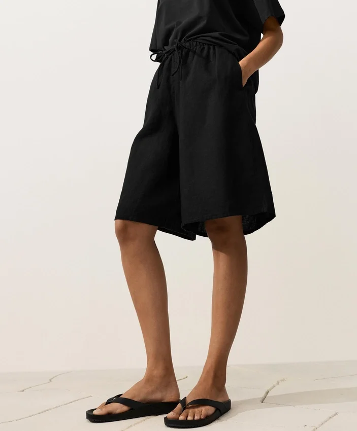 100% Linen Midi Bermuda Shorts 100% Linen Midi Bermuda Shorts