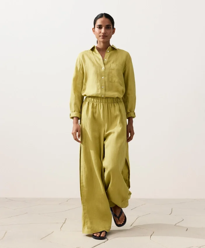 100% Linen Wide-Leg Trousers with Side Pleat 100% Linen Wide-Leg Trousers with Side Pleat