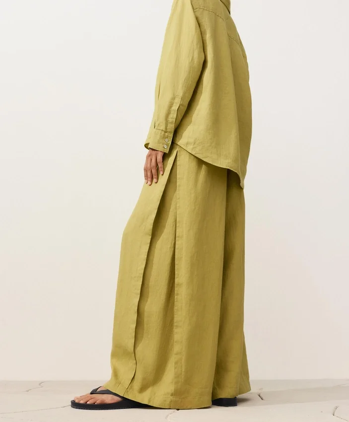 100% Linen Wide-Leg Trousers with Side Pleat 100% Linen Wide-Leg Trousers with Side Pleat