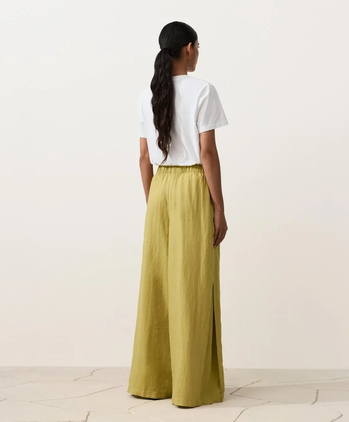 100% Linen Wide-Leg Trousers with Side Pleat 100% Linen Wide-Leg Trousers with Side Pleat