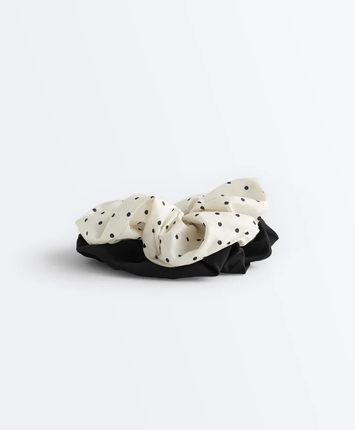 2 Large Hair Scrunchies 2 Large Hair Scrunchies