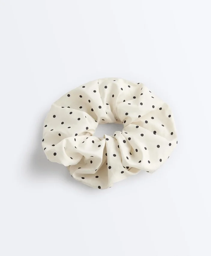2 Large Hair Scrunchies 2 Large Hair Scrunchies