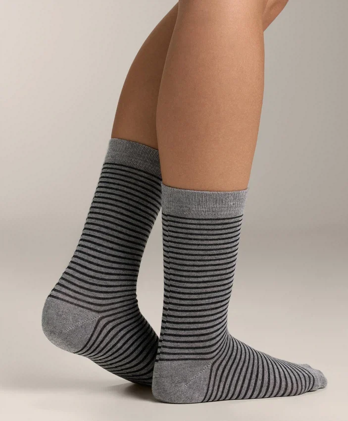 2 Pairs of Classic 55% Modal 10% Cashmere Socks 2 Pairs of Classic 55% Modal 10% Cashmere Socks