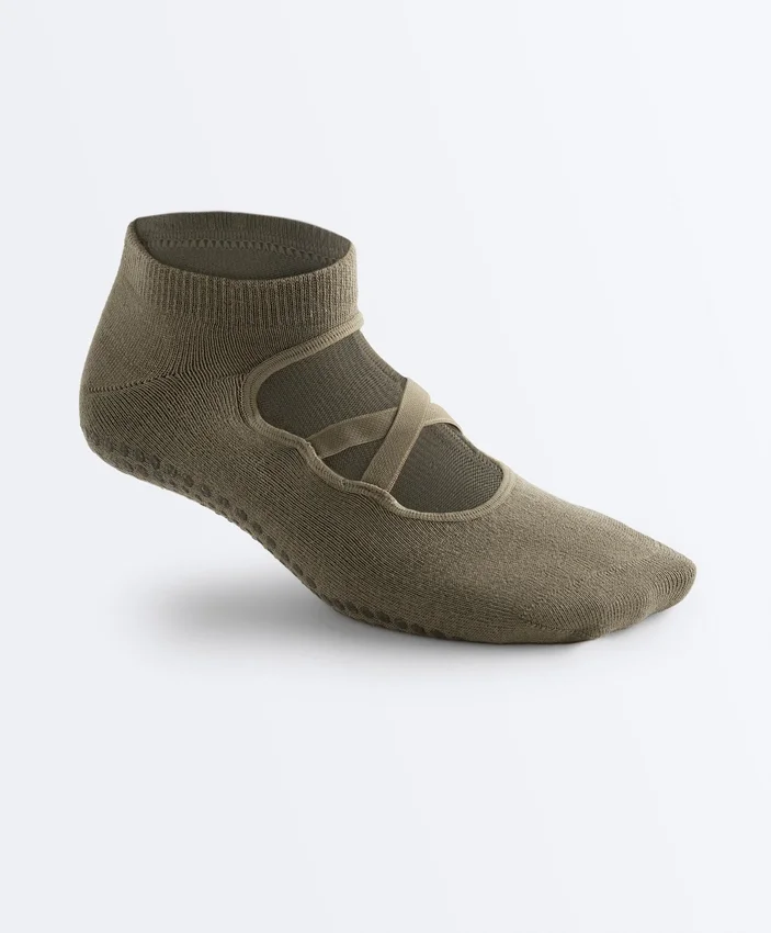2 Pairs of Cotton Blend Crossover Strap Yoga and Pilates Socks 2 Pairs of Cotton Blend Crossover Strap Yoga and Pilates Socks