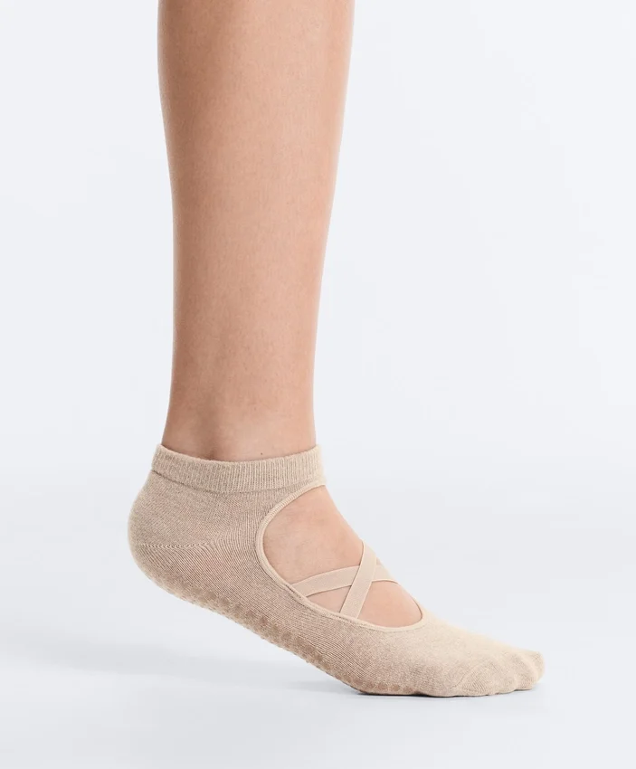 2 Pairs of Cotton Blend Sneaker Yoga and Pilates Socks with Crossover Straps 2 Pairs of Cotton Blend Sneaker Yoga and Pilates Socks with Crossover Straps