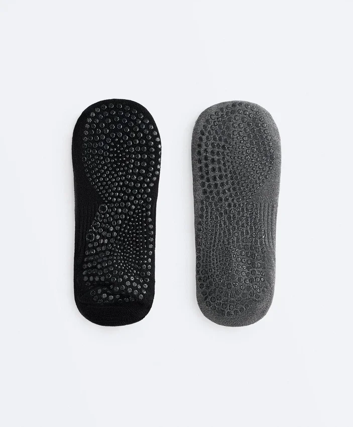 2 Pairs of Cotton Blend Yoga and Pilates Socks 2 Pairs of Cotton Blend Yoga and Pilates Socks