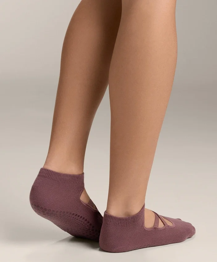 2 Pairs of Cotton Blend Yoga and Pilates Socks with Crossover Straps 2 Pairs of Cotton Blend Yoga and Pilates Socks with Crossover Straps