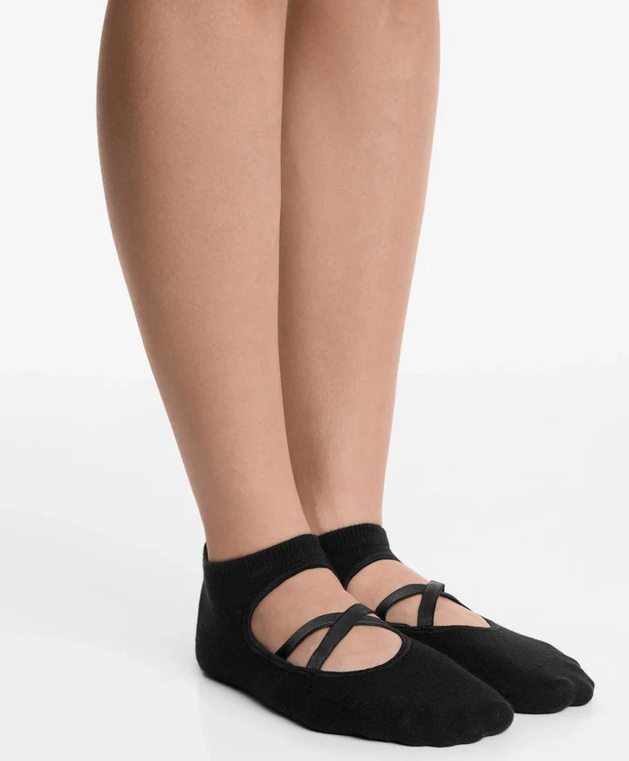 2 Pairs of Cotton Blend Yoga and Pilates Socks with Crossover Straps 2 Pairs of Cotton Blend Yoga and Pilates Socks with Crossover Straps