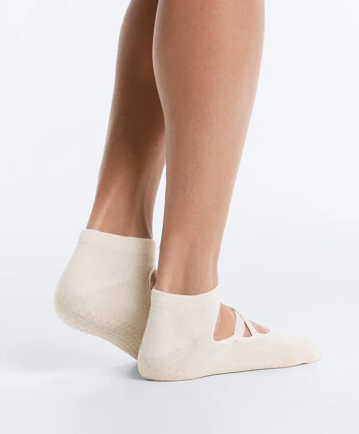 2 Pairs of Cotton Blend Yoga and Pilates Socks with Crossover Straps 2 Pairs of Cotton Blend Yoga and Pilates Socks with Crossover Straps