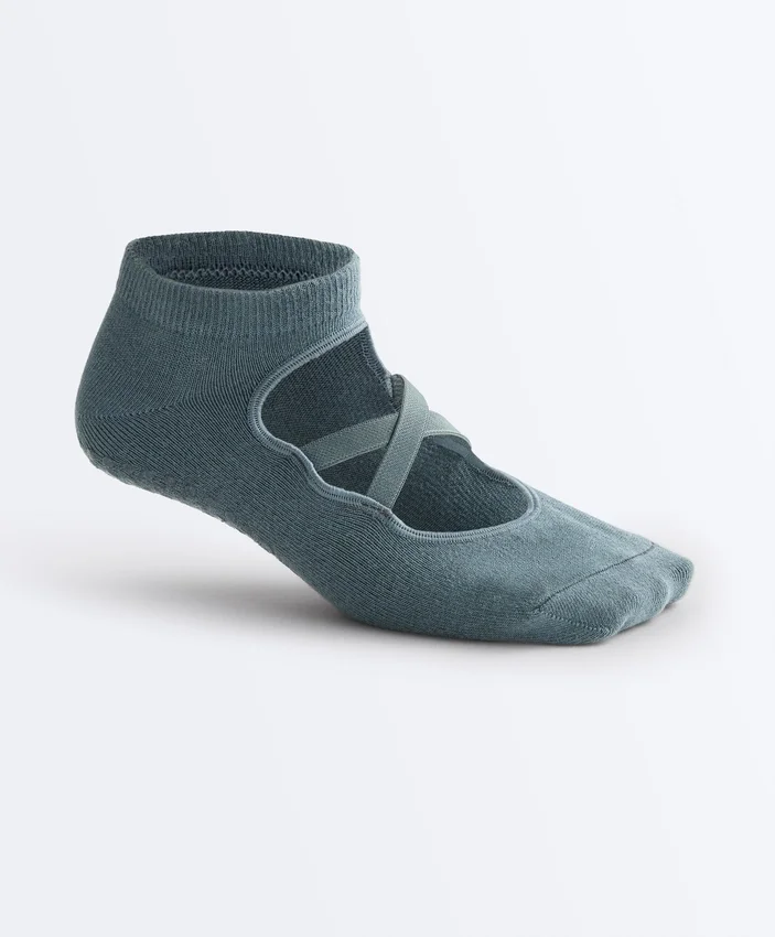 2 Pairs of Cotton Blend Yoga and Pilates Socks with Crossover Straps 2 Pairs of Cotton Blend Yoga and Pilates Socks with Crossover Straps