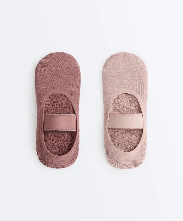 2 Pairs of Padded Cotton Blend Invisible Yoga and Pilates Socks with Wide Strap 2 Pairs of Padded Cotton Blend Invisible Yoga and Pilates Socks with Wide Strap