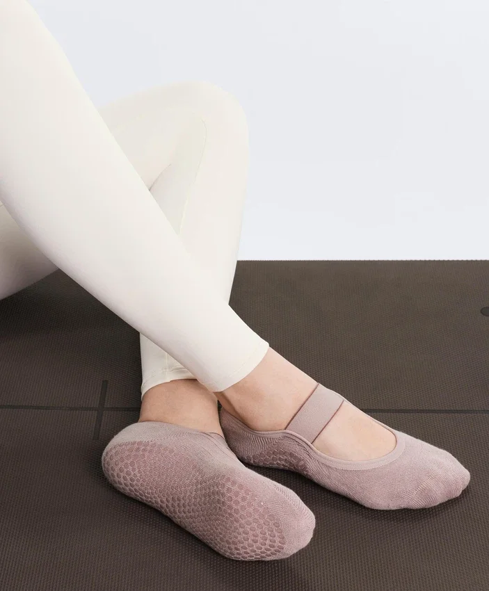 2 Pairs of Padded Cotton Blend Invisible Yoga and Pilates Socks with Wide Strap 2 Pairs of Padded Cotton Blend Invisible Yoga and Pilates Socks with Wide Strap