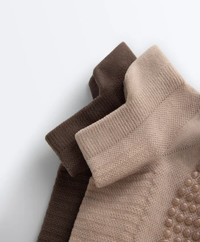 2 Pairs of Polyamide Blend Yoga and Pilates Sneaker Socks 2 Pairs of Polyamide Blend Yoga and Pilates Sneaker Socks