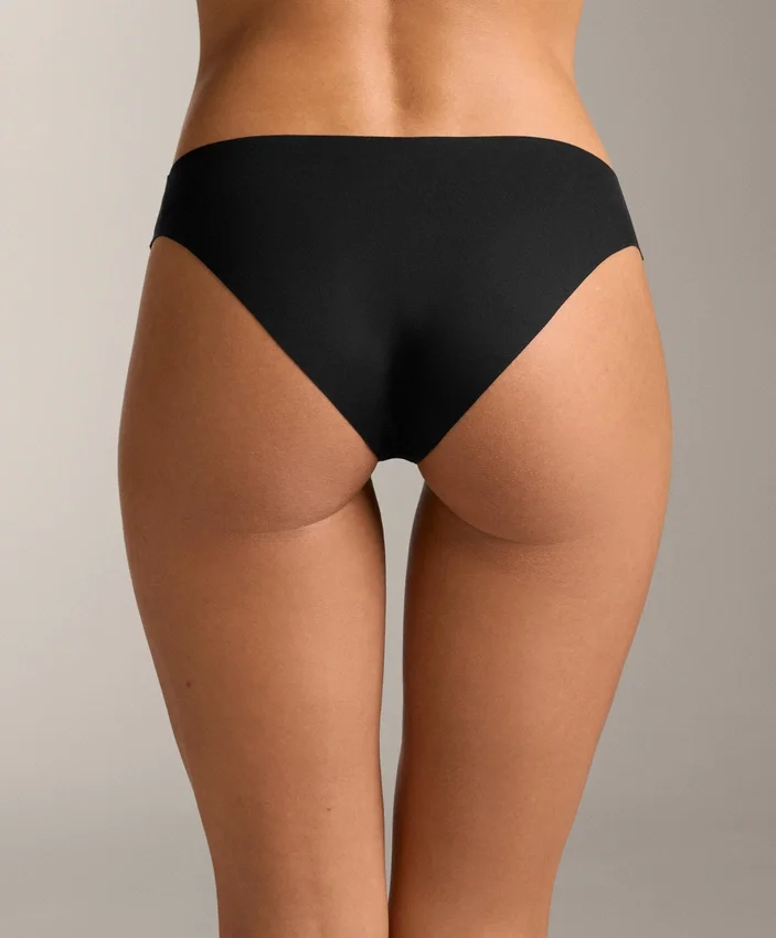 3 Invisible V-Cut Polyamide Blend Classic Bikini Briefs 3 Invisible V-Cut Polyamide Blend Classic Bikini Briefs