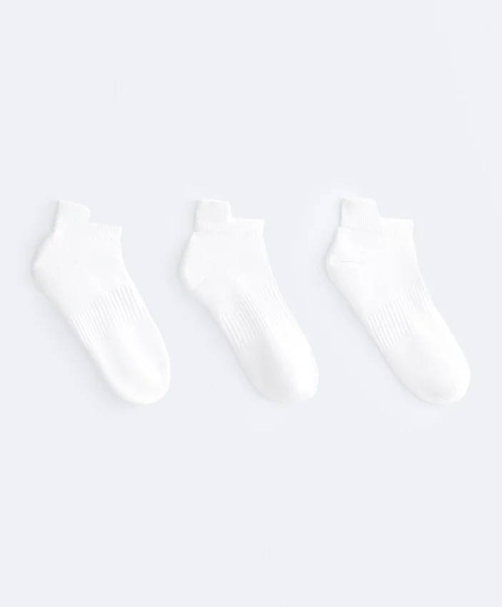 3 Pairs of Cotton Blend Sports Sneaker Socks with Heel Tab 3 Pairs of Cotton Blend Sports Sneaker Socks with Heel Tab