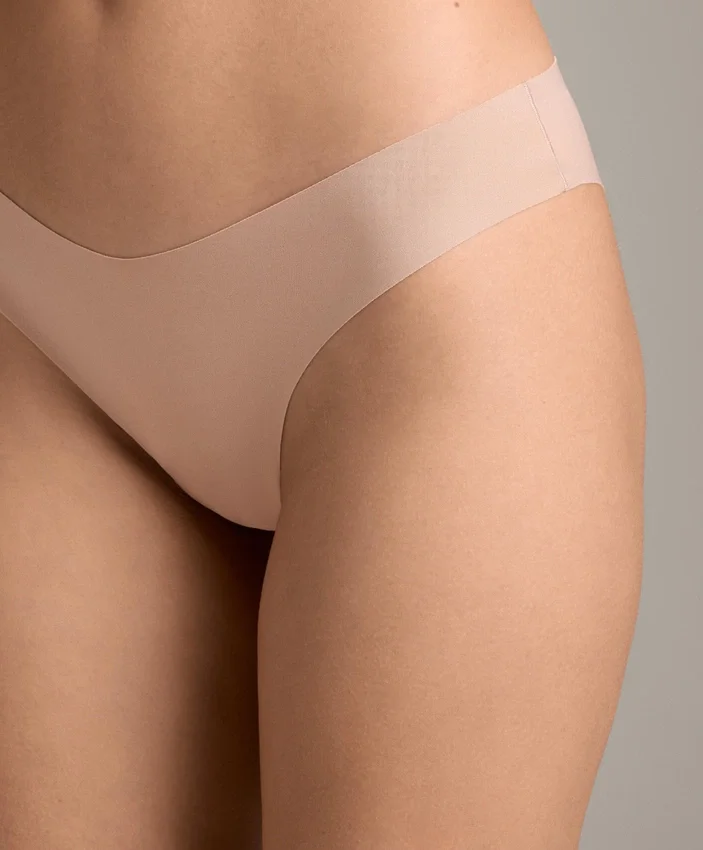 5 Pantone™ Invisible Polyamide Blend V-Cut Classic Briefs 5 Pantone™ Invisible Polyamide Blend V-Cut Classic Briefs