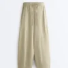 Balloon Trousers Lyocell Blend and 24% Linen with Seams Balloon Trousers Lyocell Blend and 24% Linen with Seams