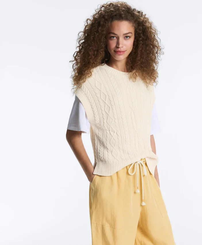 Cable Knit Round Neck Vest Cable Knit Round Neck Vest