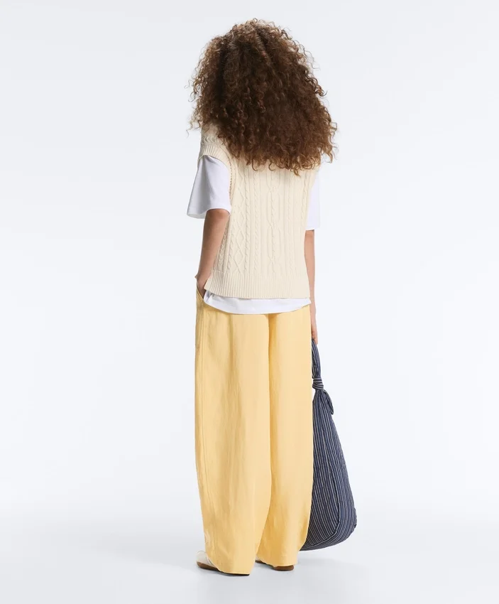 Cable Knit Round Neck Vest Cable Knit Round Neck Vest