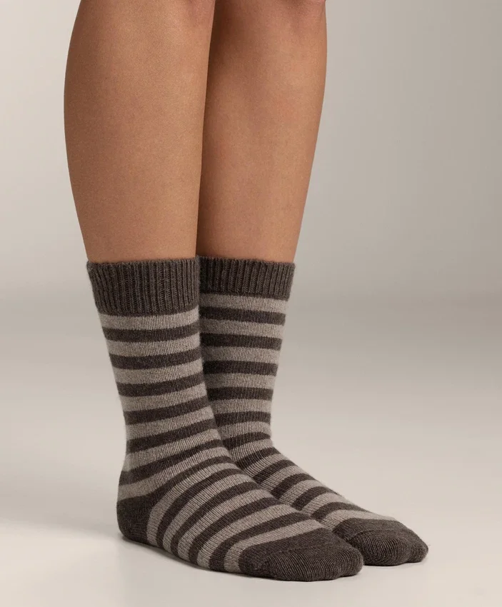 Classic Socks in 19% Cashmere 12% Wool Classic Socks in 19% Cashmere 12% Wool