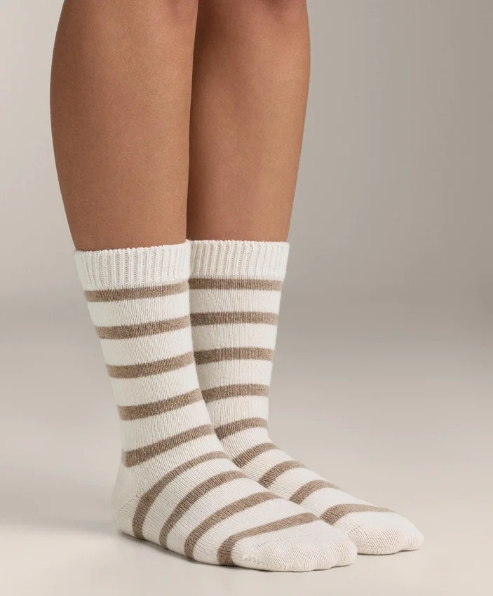 Classic Socks in 19% Cashmere 12% Wool Classic Socks in 19% Cashmere 12% Wool