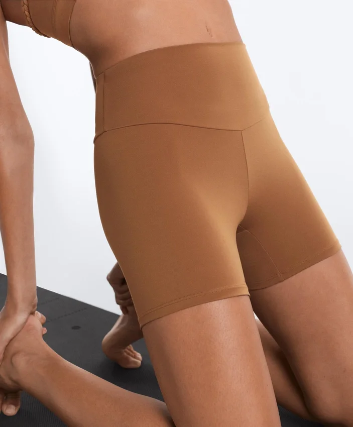 Comfortlux High-Rise 10Cm Hot Pants Comfortlux High-Rise 10Cm Hot Pants