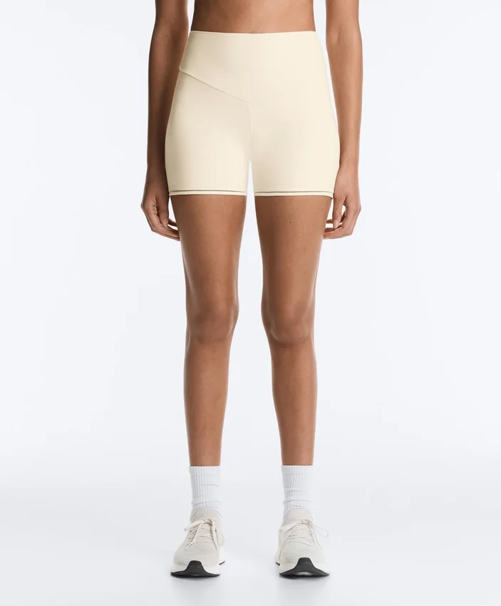 Comfortlux High-Rise 10Cm Hot Pants with Openwork Detail Comfortlux High-Rise 10Cm Hot Pants with Openwork Detail