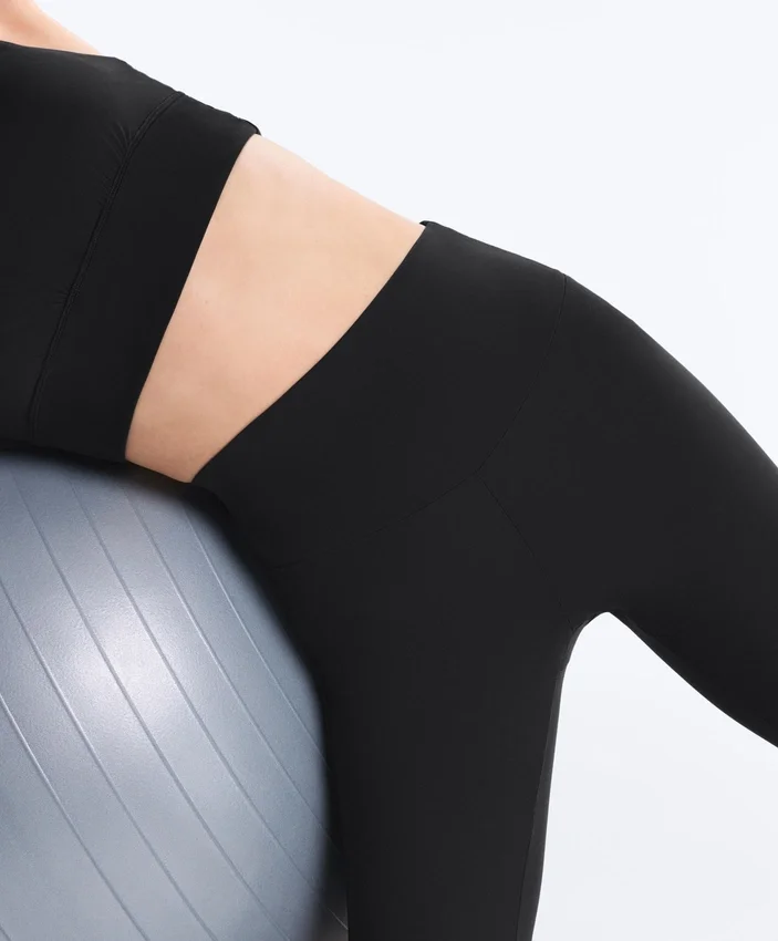 Comfortlux High-Rise 40Cm Knee-Length Leggings Comfortlux High-Rise 40Cm Knee-Length Leggings