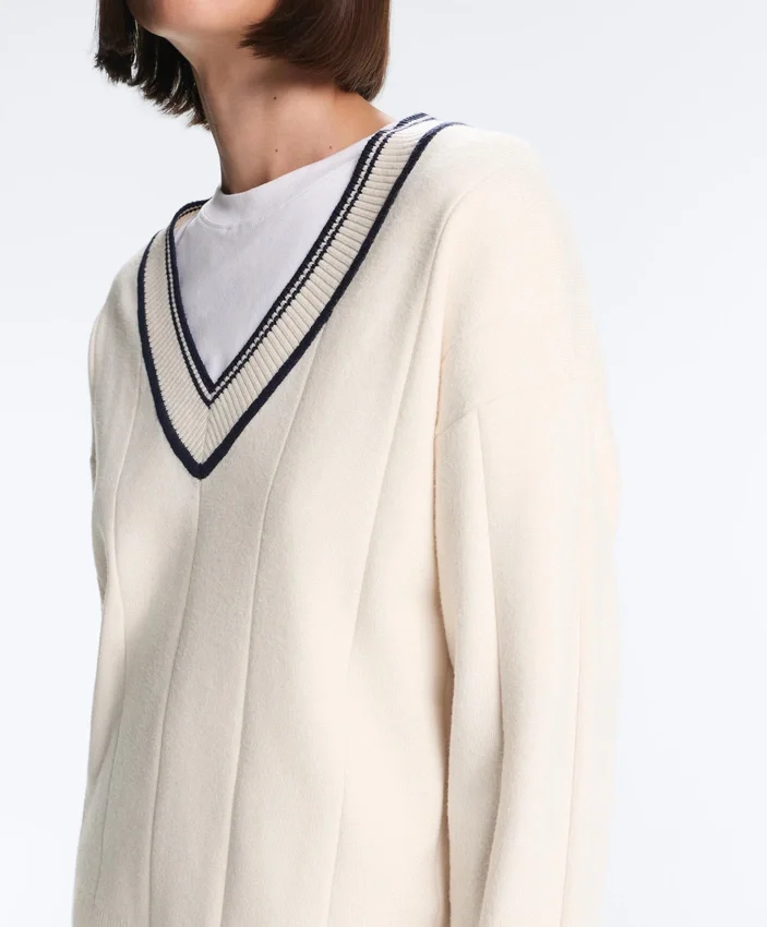 Contrast V-Neck Knit Jumper Contrast V-Neck Knit Jumper