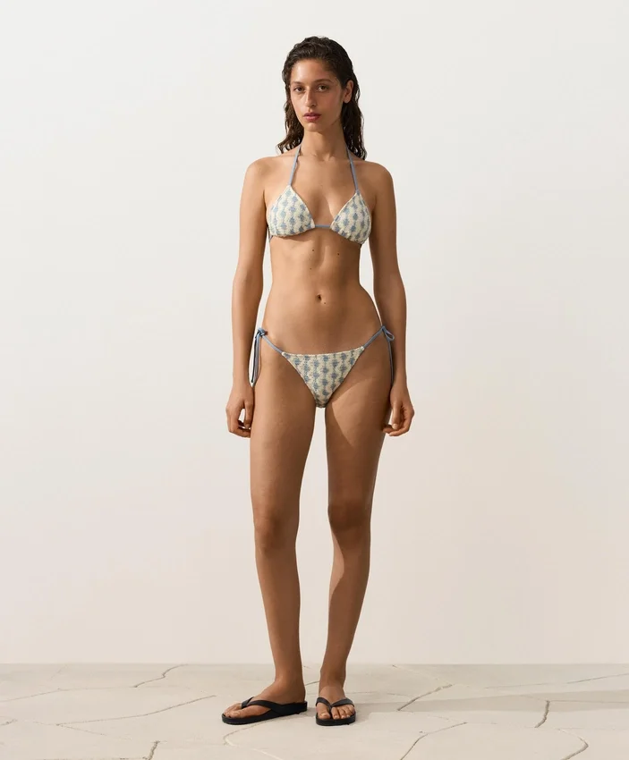Medium-Coverage Wave Crochet Tie Bikini Briefs Medium-Coverage Wave Crochet Tie Bikini Briefs