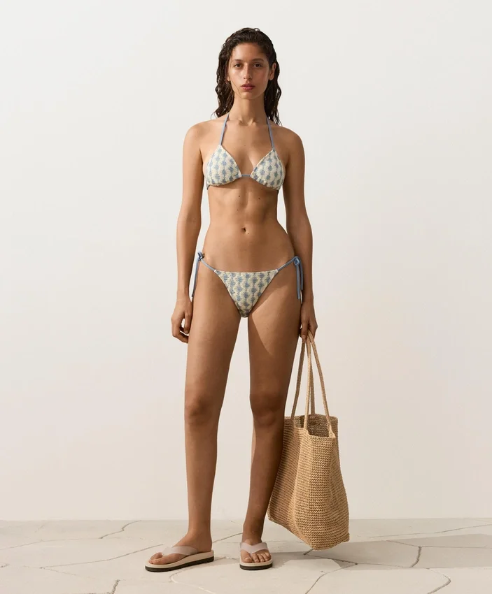 Medium-Coverage Wave Crochet Tie Bikini Briefs Medium-Coverage Wave Crochet Tie Bikini Briefs