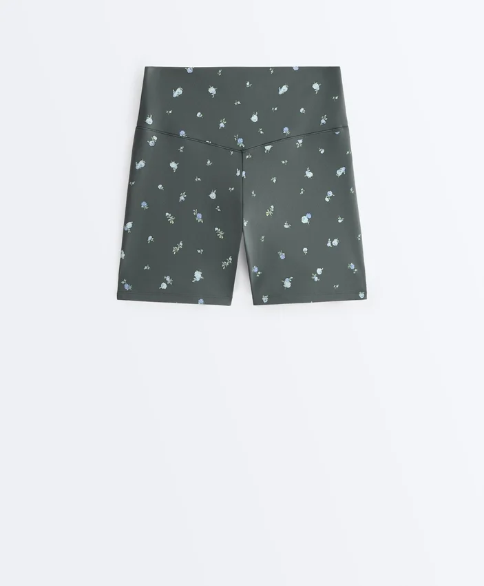 Evermove High-Rise 10Cm Hot Pants with Floral Print Evermove High-Rise 10Cm Hot Pants with Floral Print
