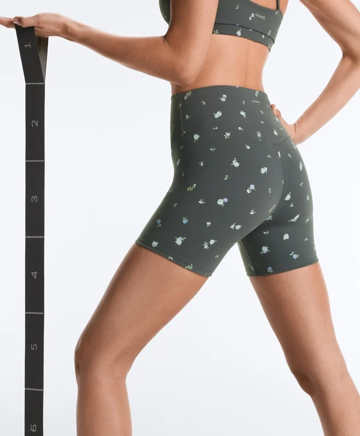 Evermove High-Rise 10Cm Hot Pants with Floral Print Evermove High-Rise 10Cm Hot Pants with Floral Print