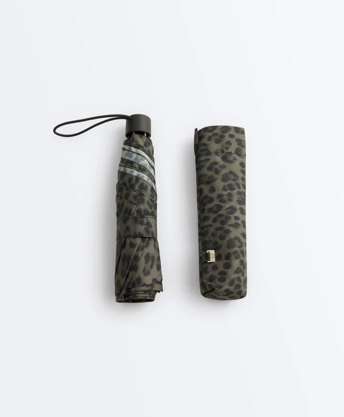 Leopard Print Lightweight Umbrella Leopard Print Lightweight Umbrella