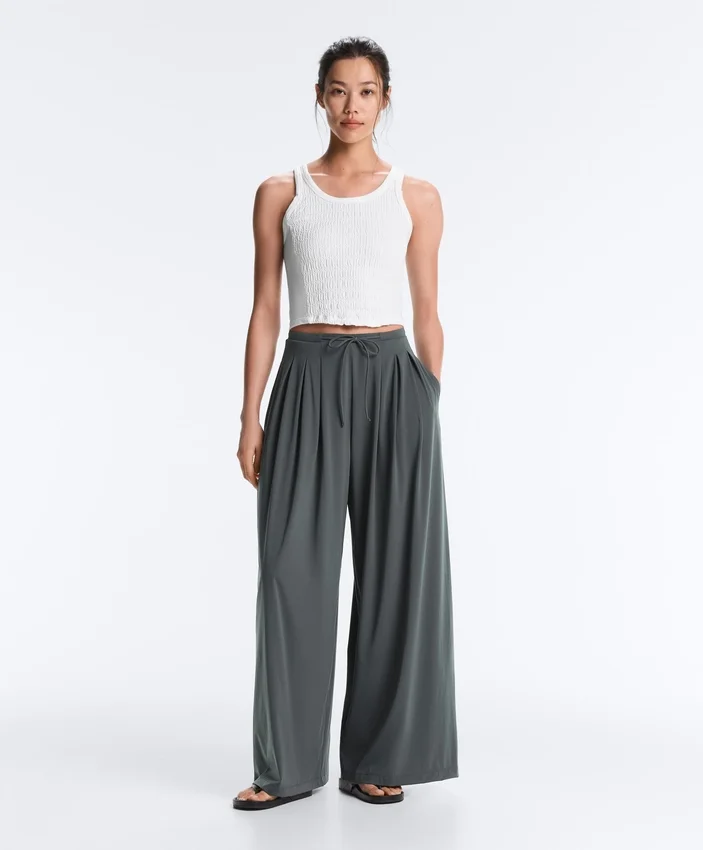 Light Touch Wide-Leg Trousers with Darts Light Touch Wide-Leg Trousers with Darts