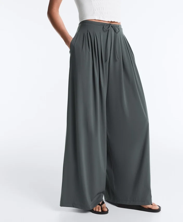Light Touch Wide-Leg Trousers with Darts Light Touch Wide-Leg Trousers with Darts